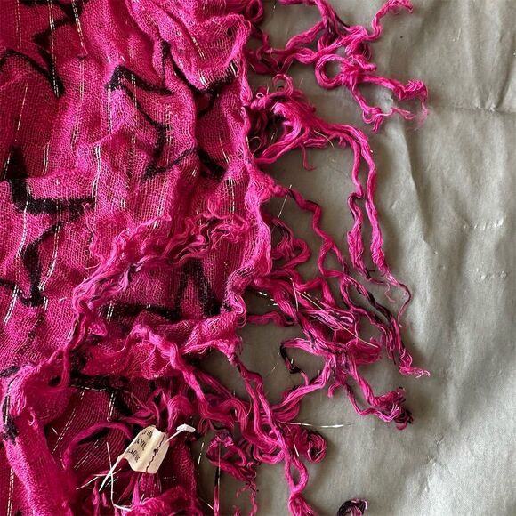 Women's Pink Geometric Star Pattern Fringed Scarf - Picture 2 of 6